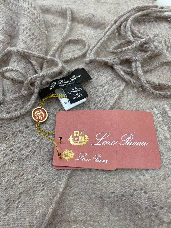 Loro Piana Cloak LPC00038 Loro Piana Cloak LPC00038
